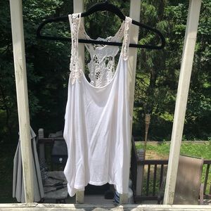 ⛄️White Lace Back Tank⛄️